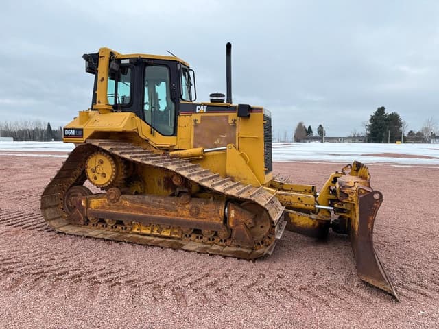Image of Caterpillar D6M LGP equipment image 2