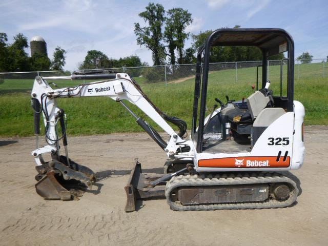 Main image Bobcat 325