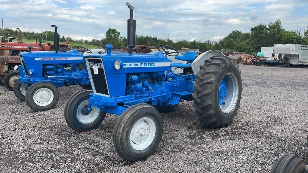 FORD 4600 トラクター トラクター】 FORD 4600 まだまだ現役！ - YouTube