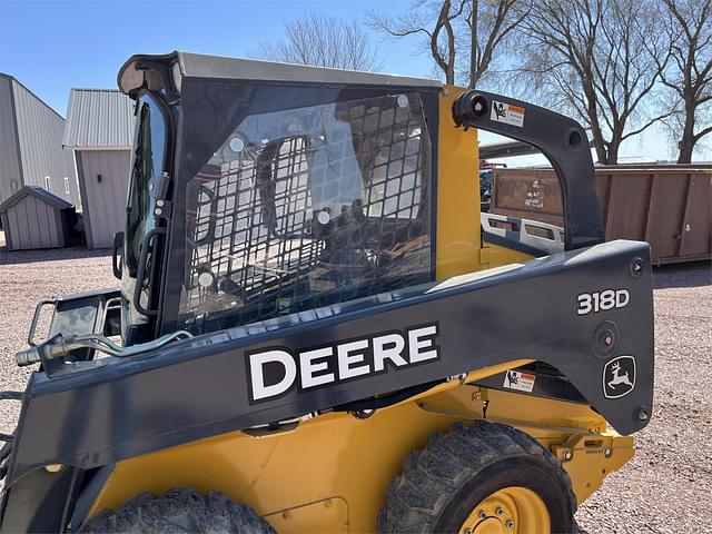 Thumbnail image John Deere 318D 3