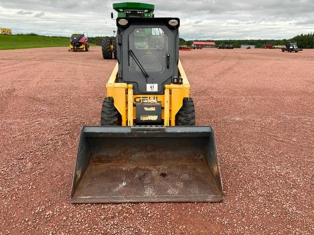Image of Gehl 4240 equipment image 1