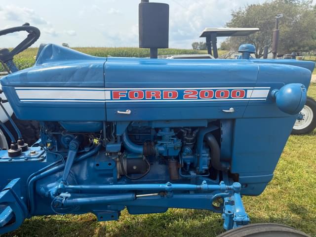 Image of Ford 2000 equipment image 1