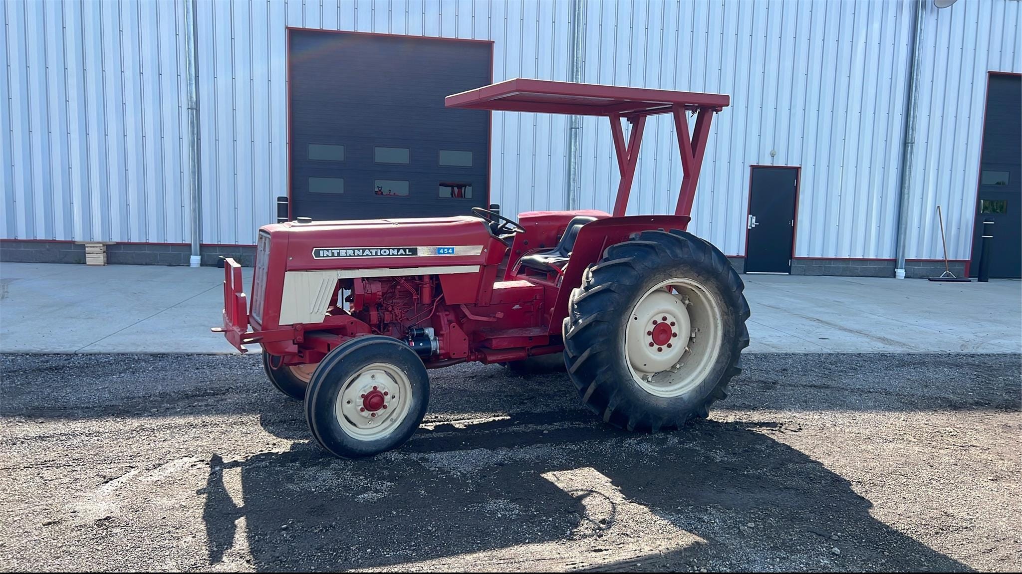 Main image International Harvester 454