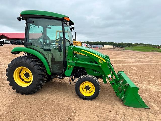 Image of John Deere 3720 equipment image 2