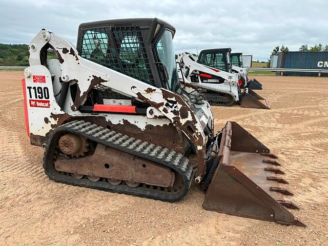 Image of Bobcat T190 equipment image 2