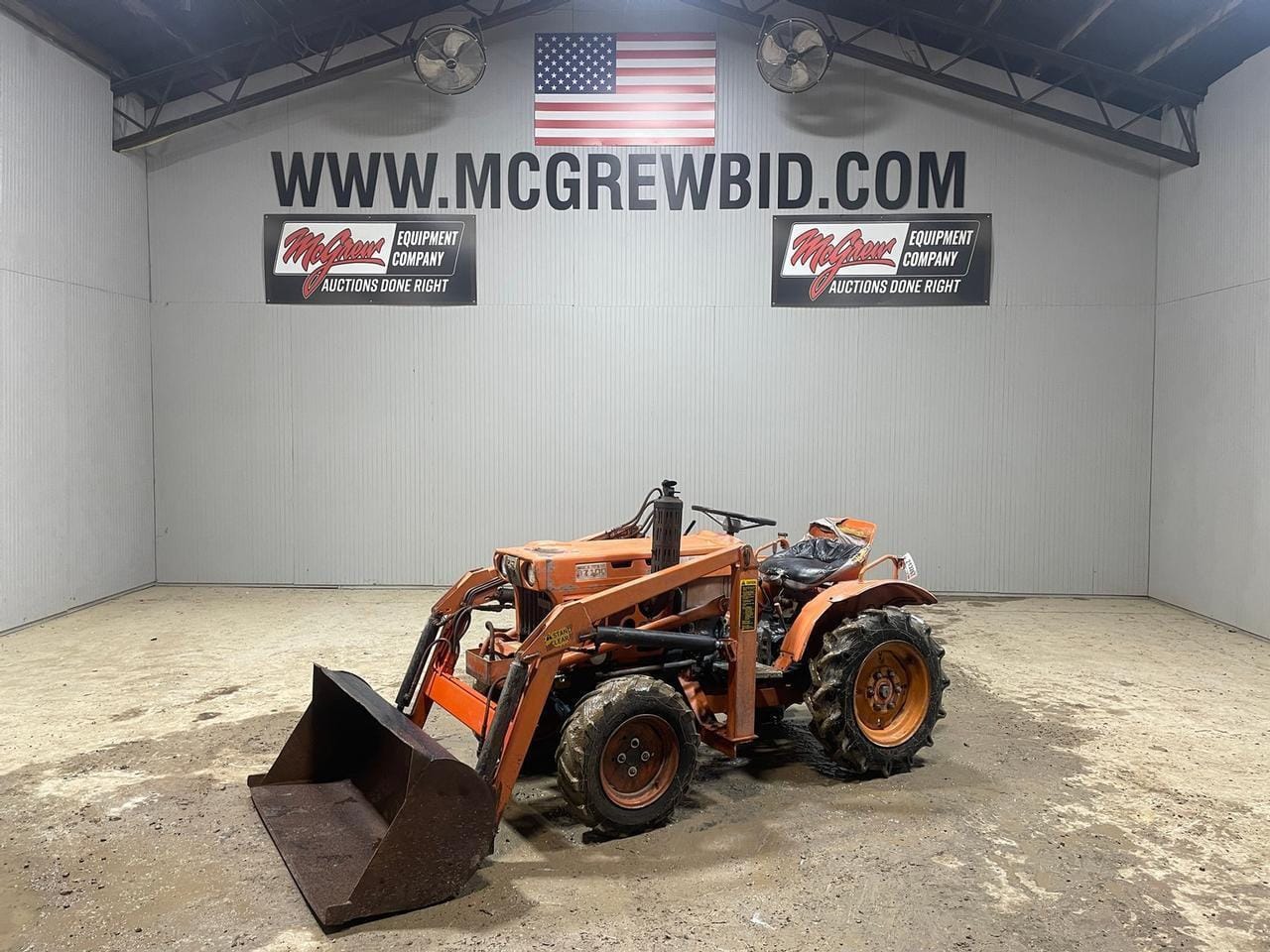 Main image Kubota B7100