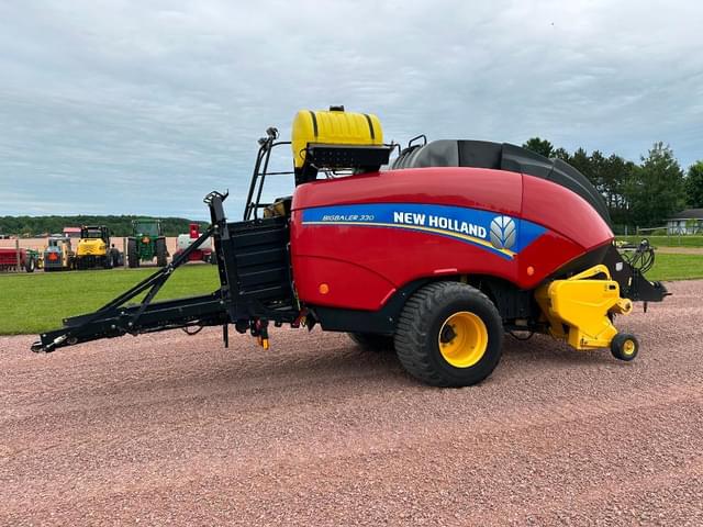 Image of New Holland Big Baler 330 equipment image 3