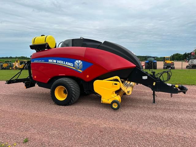 Image of New Holland Big Baler 330 equipment image 2