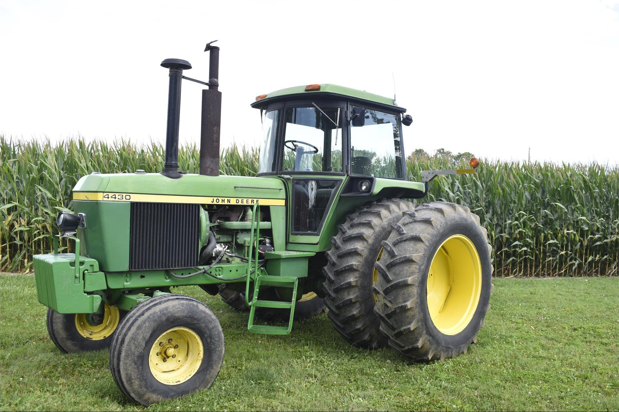 Main image John Deere 4430