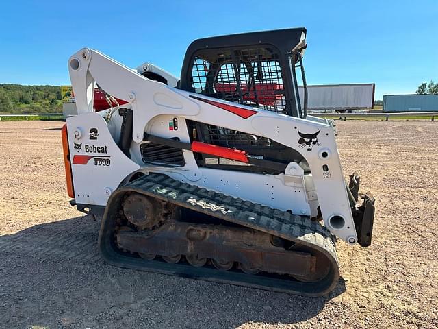 Image of Bobcat T740 equipment image 2