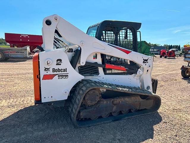 Image of Bobcat T740 equipment image 3