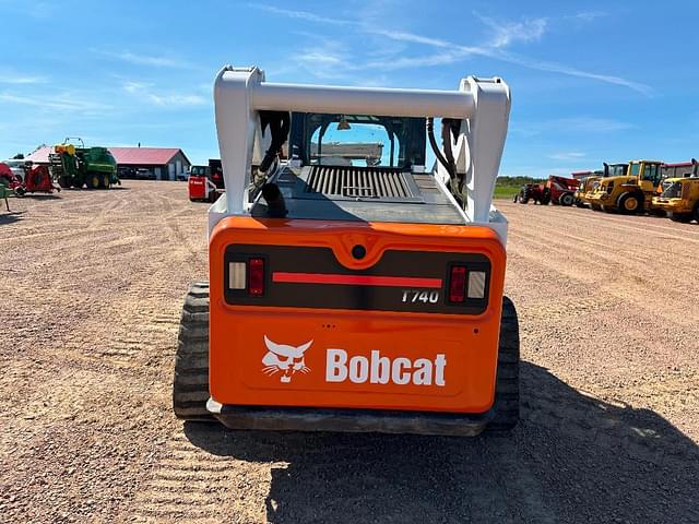 Image of Bobcat T740 equipment image 4