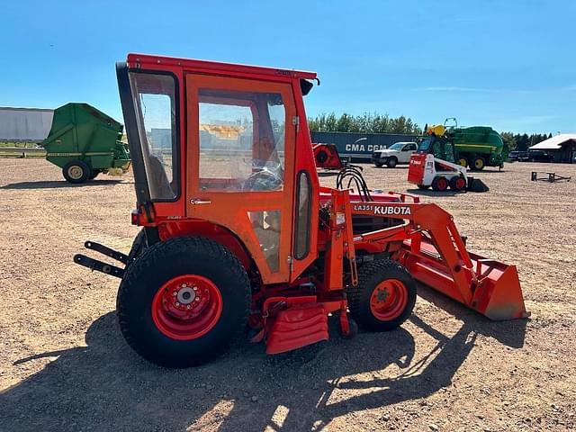 Image of Kubota B2400 equipment image 3