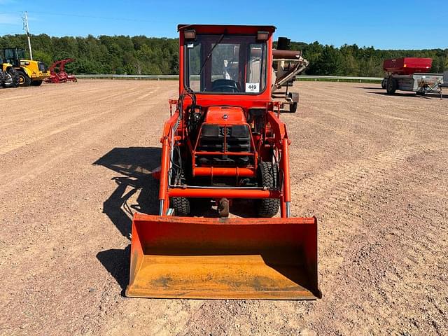 Image of Kubota B2400 equipment image 1