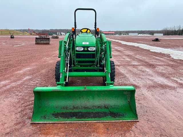 Image of John Deere 4720 equipment image 1