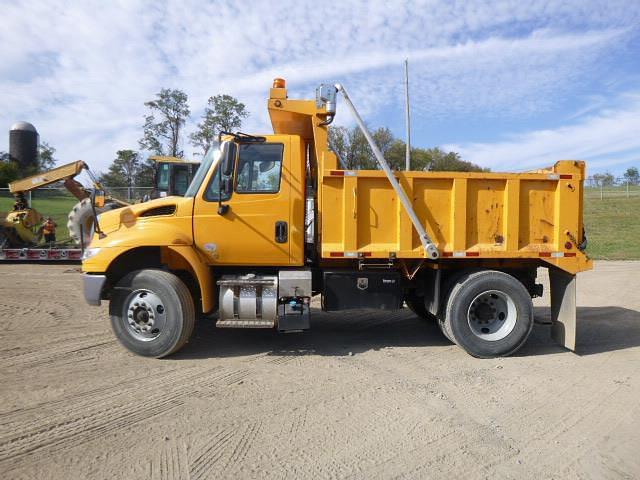 2018 International Durastar 4300 Equipment Image0