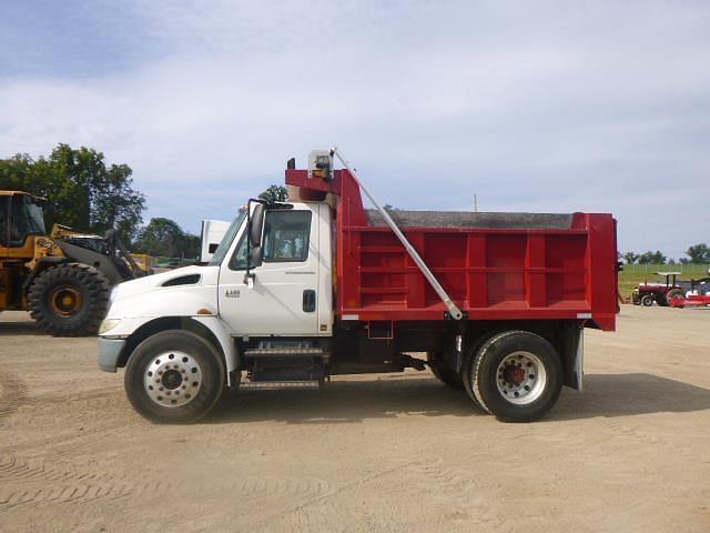 2006 International Dura Star 4400 Equipment Image0