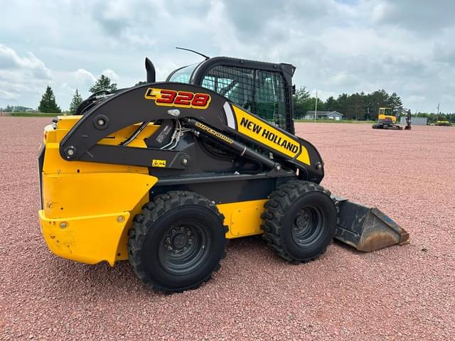 Image of New Holland L328 equipment image 3