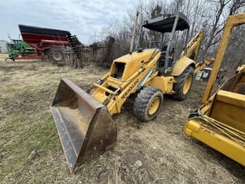 Main image New Holland 555E