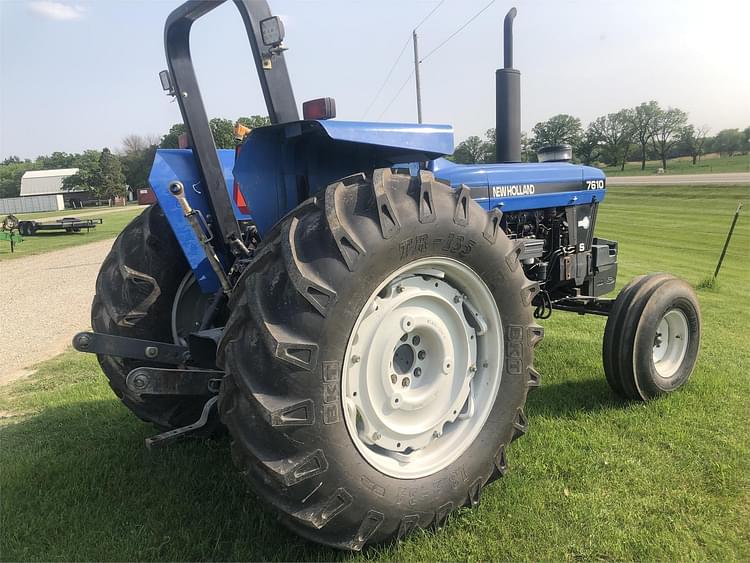 2001 Ford 7610S Equipment Image0