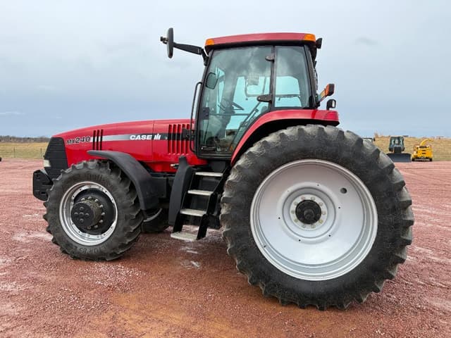 Image of Case IH MX240 equipment image 3