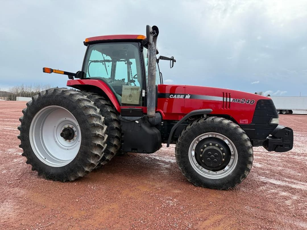 Image of Case IH MX240 Primary image