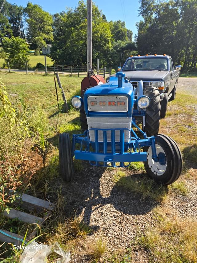 Image of Ford 3000 equipment image 2