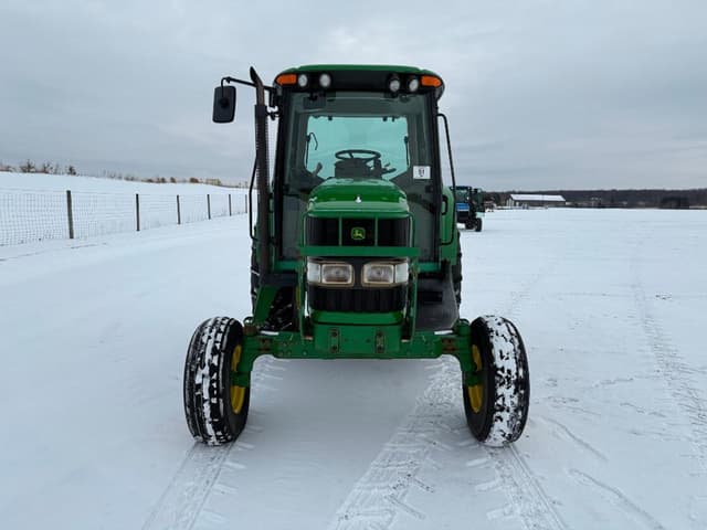 Image of John Deere 6420 equipment image 1
