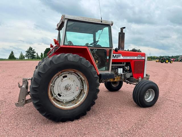 Image of Massey Ferguson 2705 equipment image 3