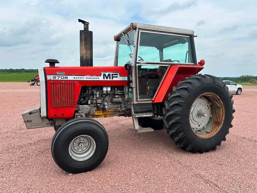 Image of Massey Ferguson 2705 Primary image