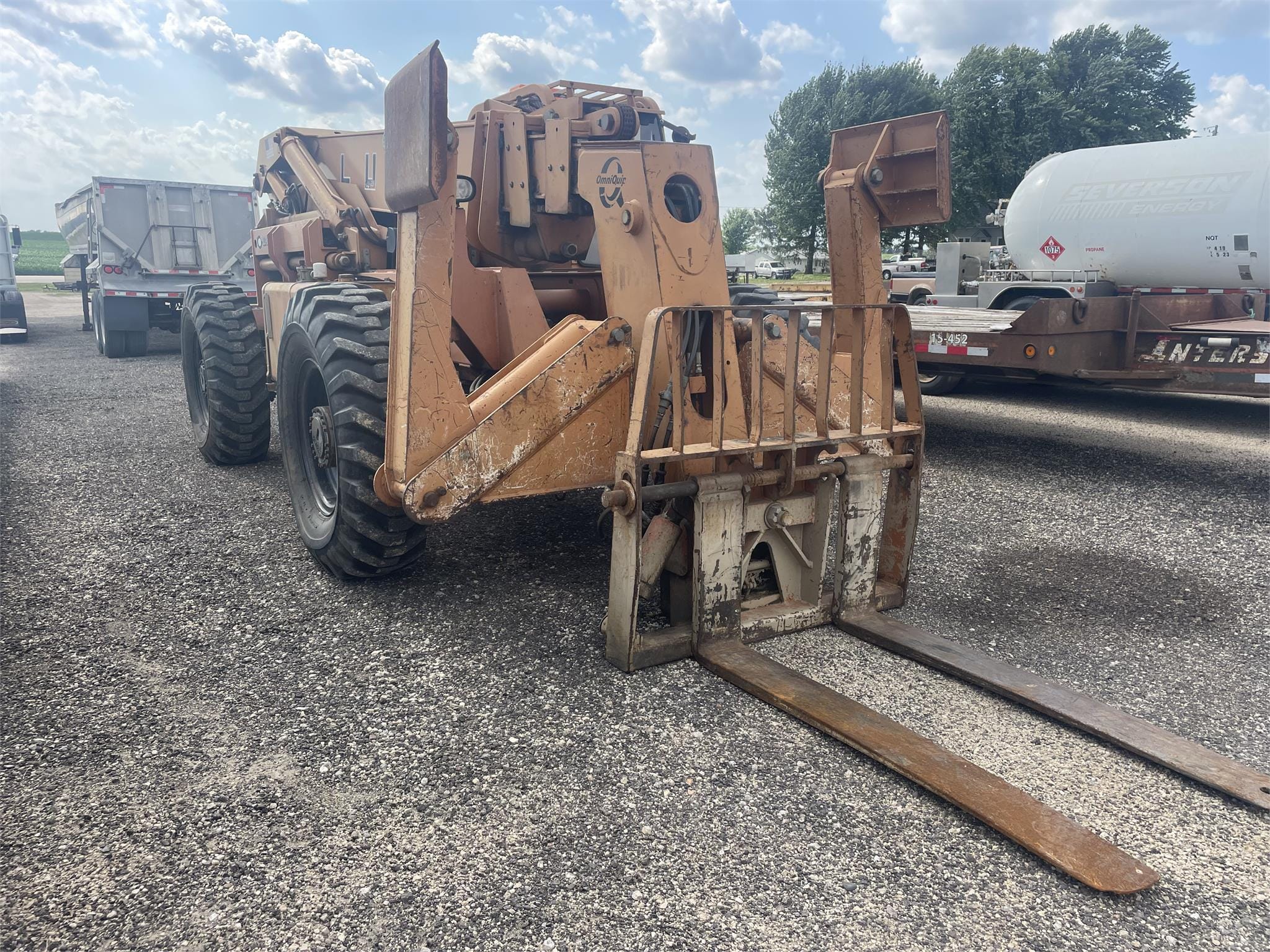 Main image Lull 1044C-54