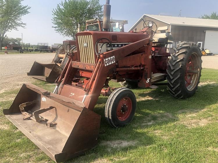 1966 International Harvester 706 Equipment Image0