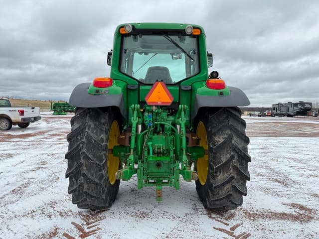 Image of John Deere 7330 equipment image 4