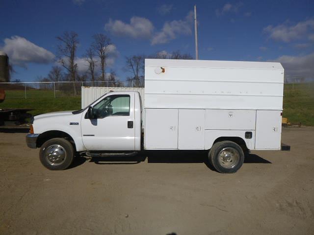 2001 Ford F-550 Equipment Image0
