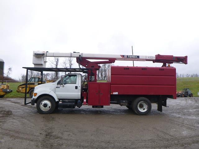 Ford F-750 Equipment Image0
