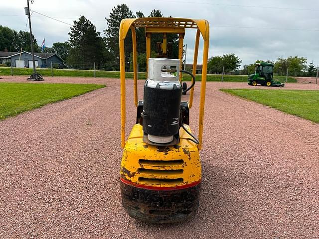 Image of Hyster S30A equipment image 4