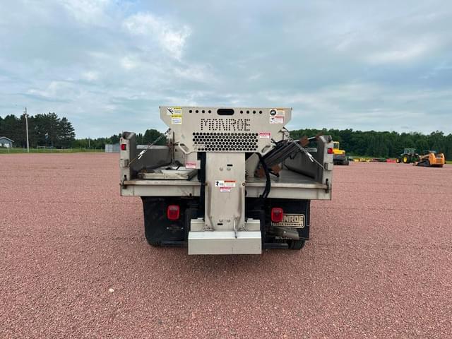 Image of Ford F-450 equipment image 4