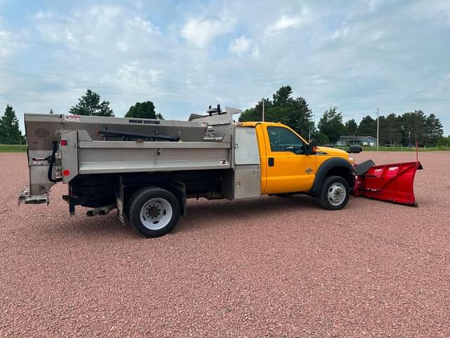 Image of Ford F-450 equipment image 3