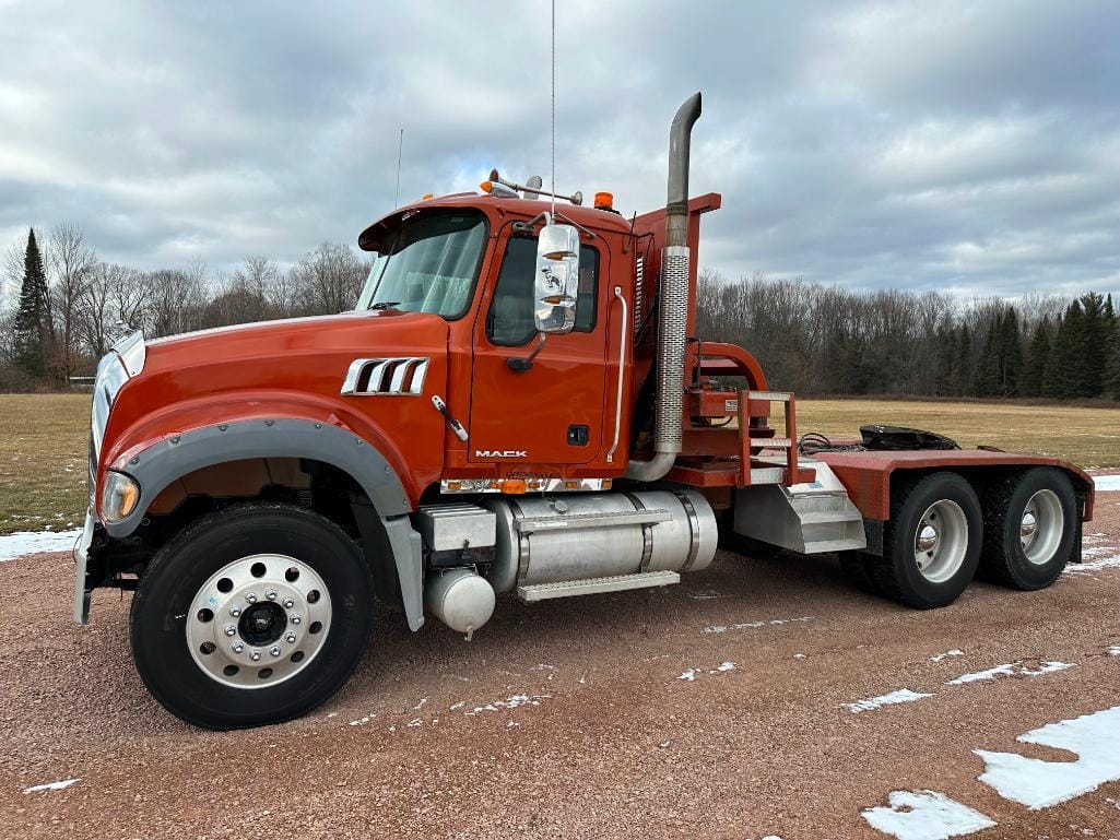 Main image Mack GU713