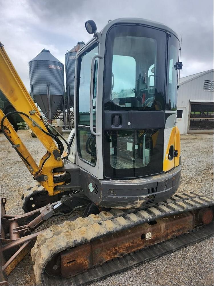 Main image New Holland E50B 3