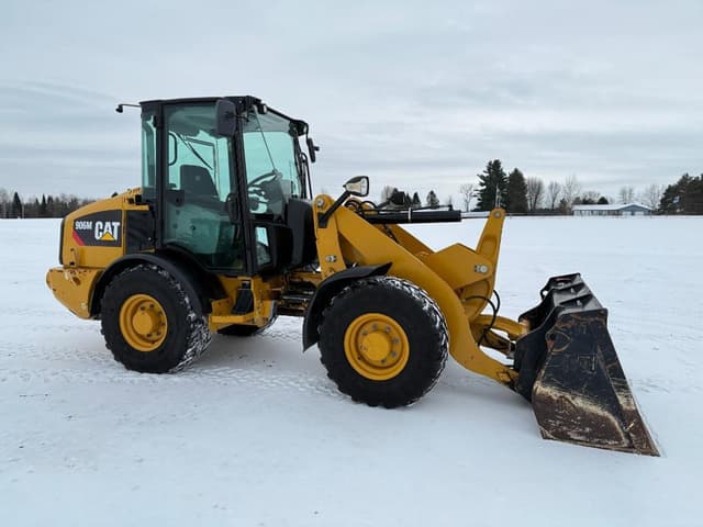 Image of Caterpillar 906M equipment image 1