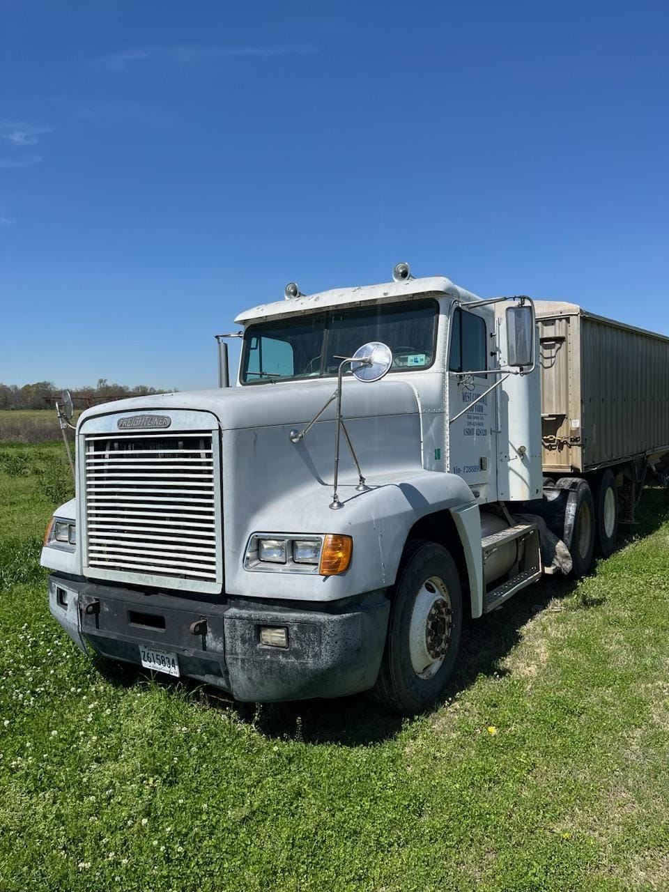 Main image Freightliner FLD120