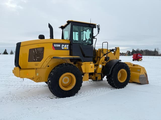 Image of Caterpillar 926M equipment image 3
