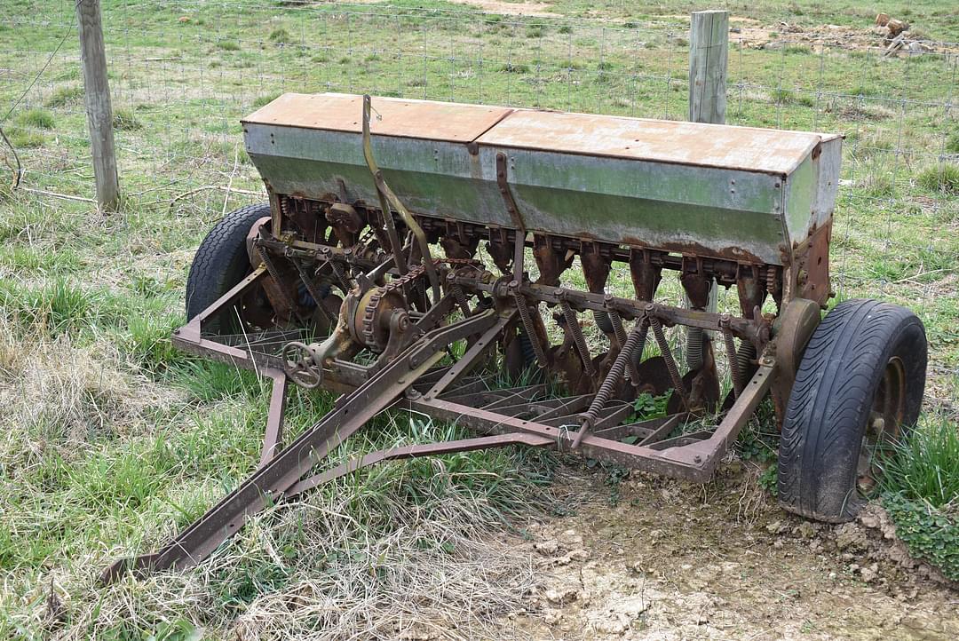 Image of John Deere Van Brunt Primary image