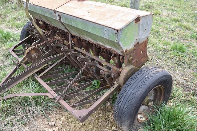 Image of John Deere Van Brunt equipment image 1