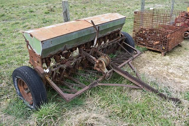 Image of John Deere Van Brunt equipment image 3