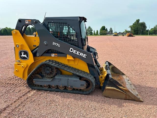 Image of John Deere 317G equipment image 2