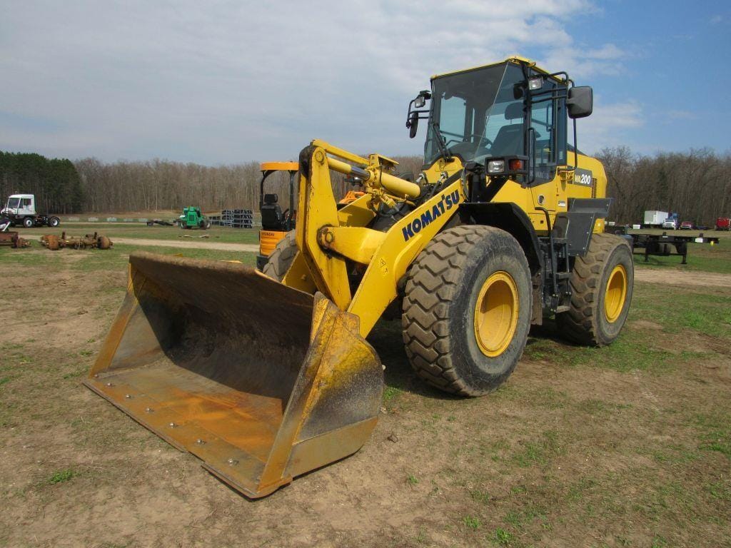 Main image Komatsu WA200