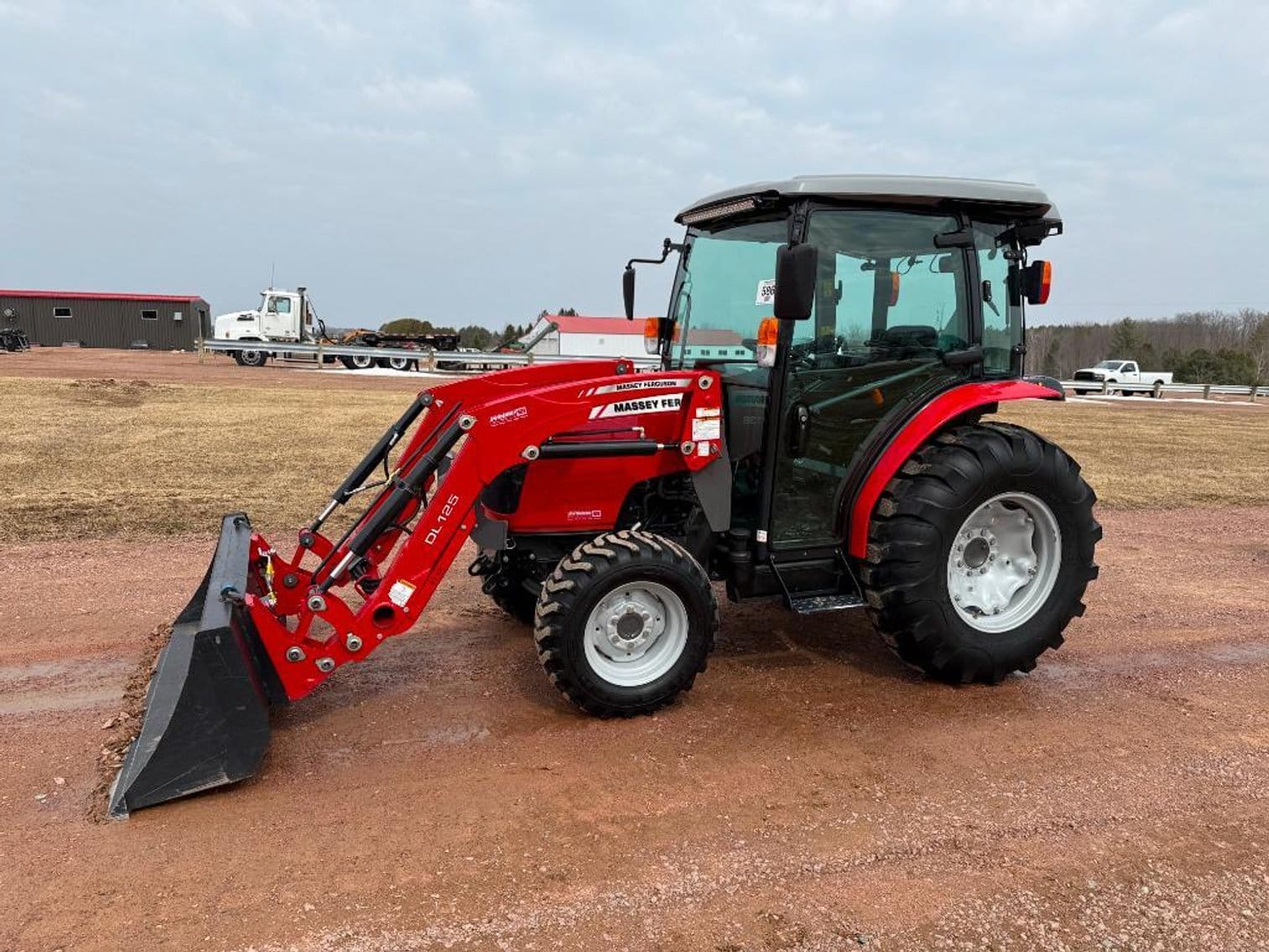 2016 Massey Ferguson 1736 Equipment Image0