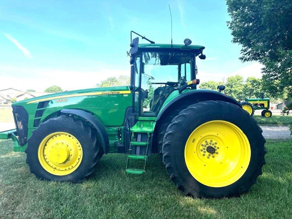 Main image John Deere 8330